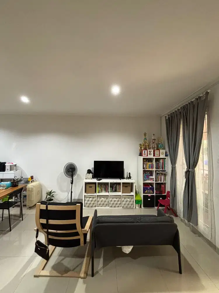 Dijual Rumah Semi Furnished di Boston Village Gading Serpong