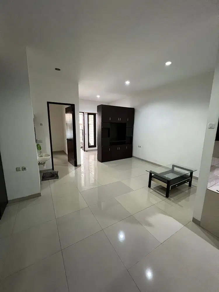 Kesempatan Emas, Rumah Cantik 2 Lantai Kelapa Gading Harga 3Man Nego