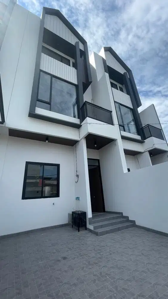 Dijual Rumah Brand New 3 Lantai Lokasi Bebas Banjir di Duri Kepa