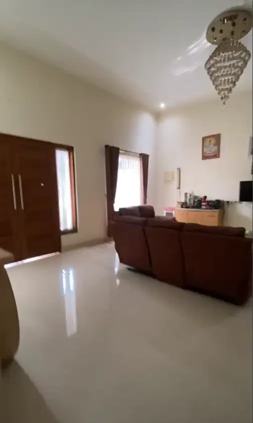 Rumah Besar Tanah Luas di Citra raya blossomville