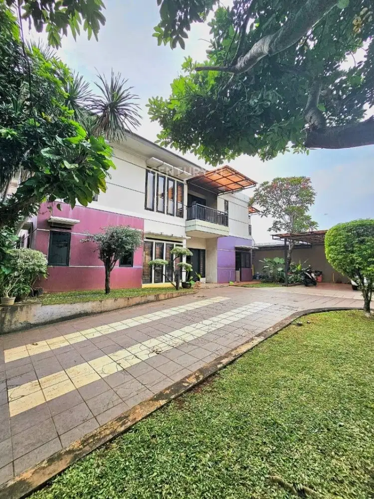 Dijual Rumah Dengan Halaman Luas Siap Huni Di Bintaro LR16471