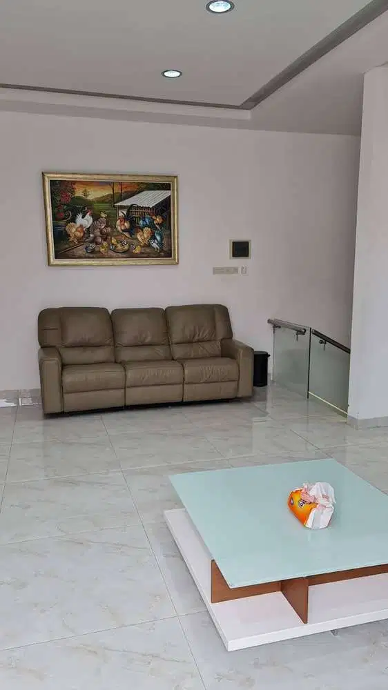 Rumah 2 Lantai Keamanan 24 jam Di Cluster Emerald Bintaro - 6664  - GB