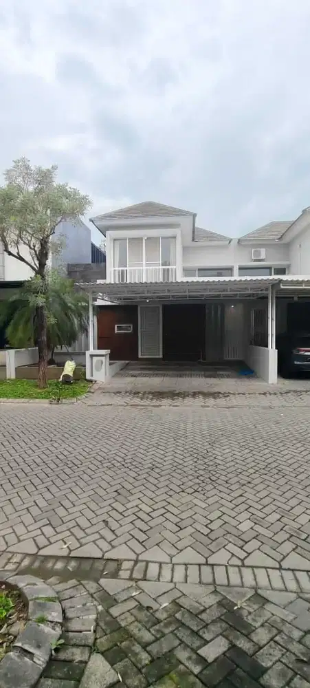 Disewakan murah rumah di royal residence
