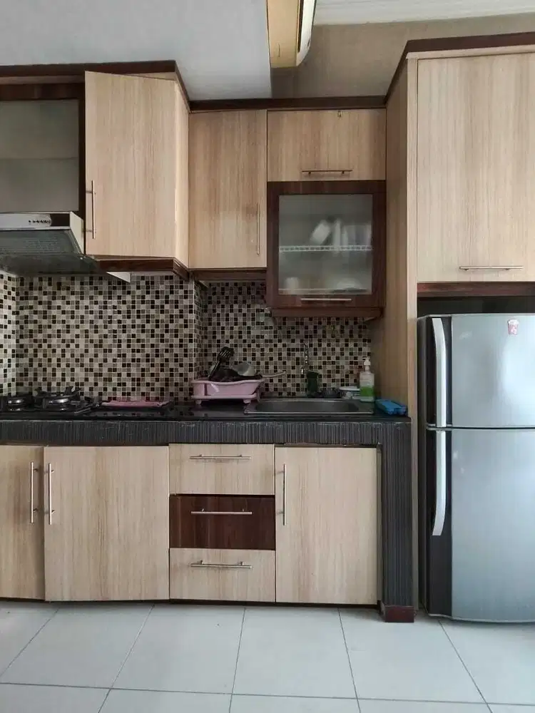 Disewakan Royal Mediterania Garden Full Furnished Lantai Sedang