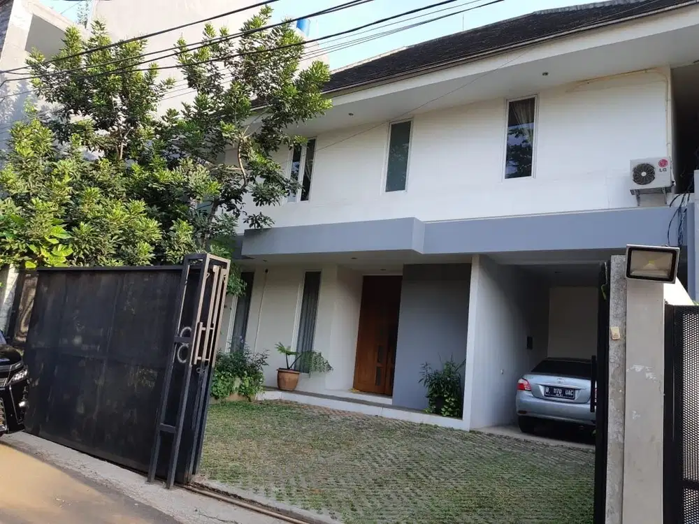 Dijual Rumah Murah, Siap Huni Pool  di Kemang Jaksel