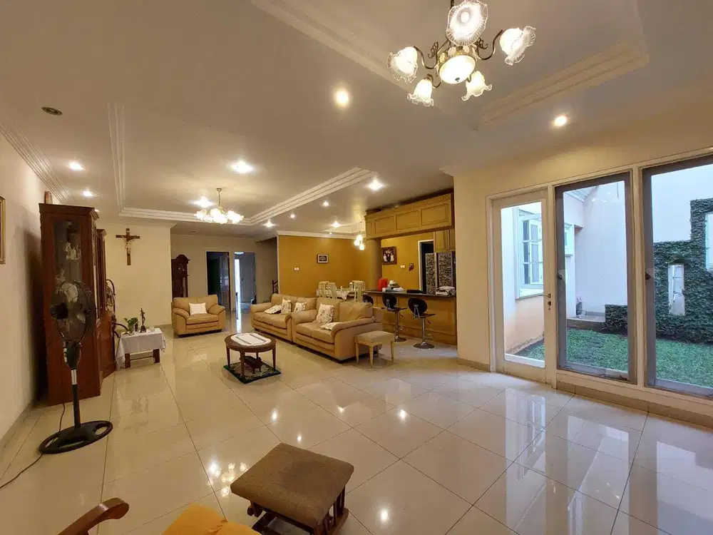 Rumah Mewah Bangunan Mandiri di Gading Serpong