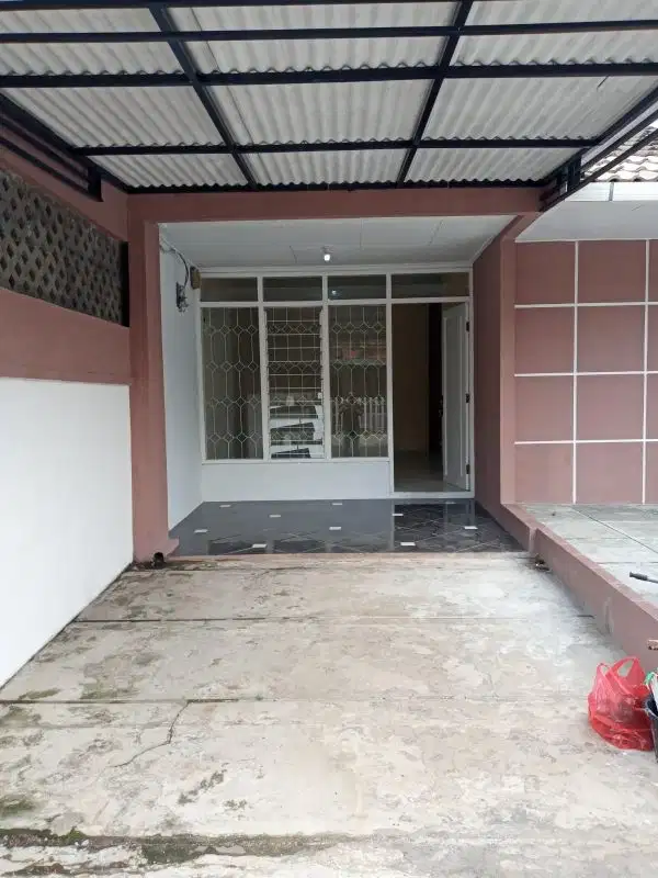 Di Jual Rumah rapi siap huni dalam komplek di Serua Ciputat Tangerang