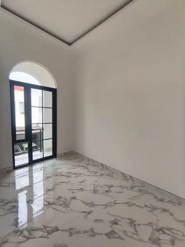 RUMAH TINGGAL STRATEGIS DI RUNGKUT TERKEREN JL KEMBAR PANDUGO