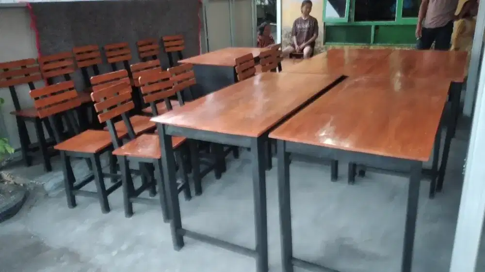 Meja kursi warung