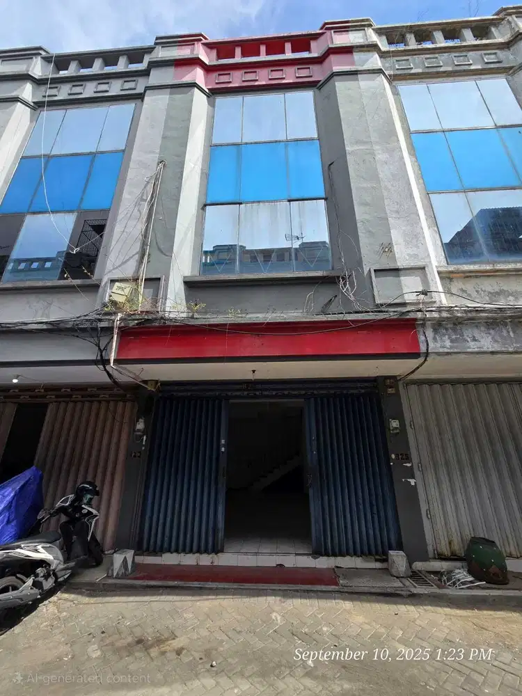 Ruko Klampis Megah 3 lantai dimensi 4,5x10 meter sudah sekat ex kantor