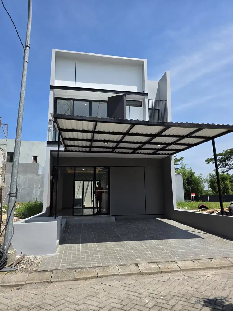 Siap huni depan taman citraland greenlake wiyung