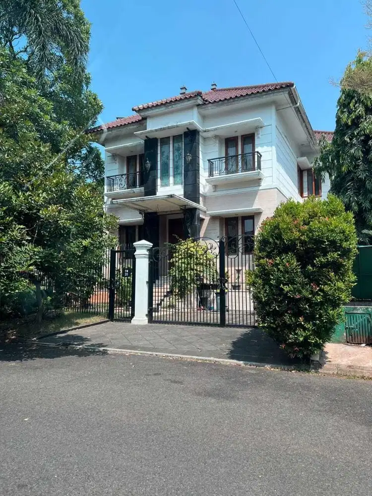 FOR SALE RUMAH SIAP HUNI PONDOK INDAH KEBAYORAN LAMA  JAKARTA SELATAN
