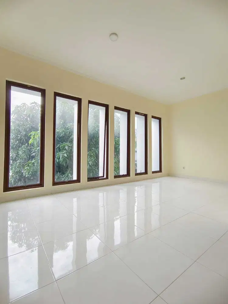 Rumah Cantik 2 Lt Siap Huni