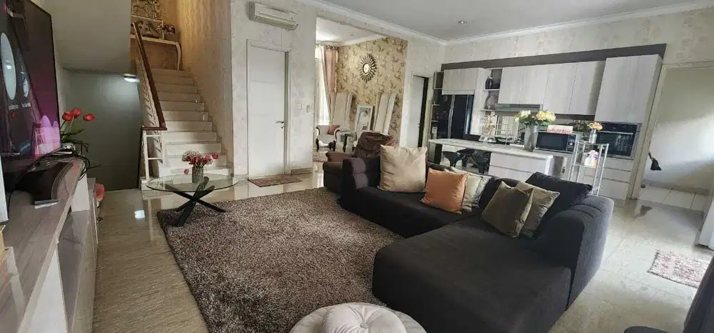 Rumah mewah kawasan elit Amethyst PHG Gading Serpong