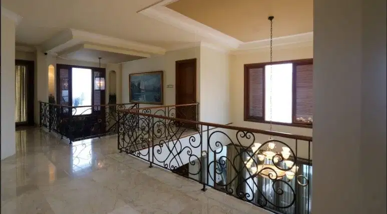 Rumah Cantik Di Pondok Indah jaksel Lt 914m Swim Pool