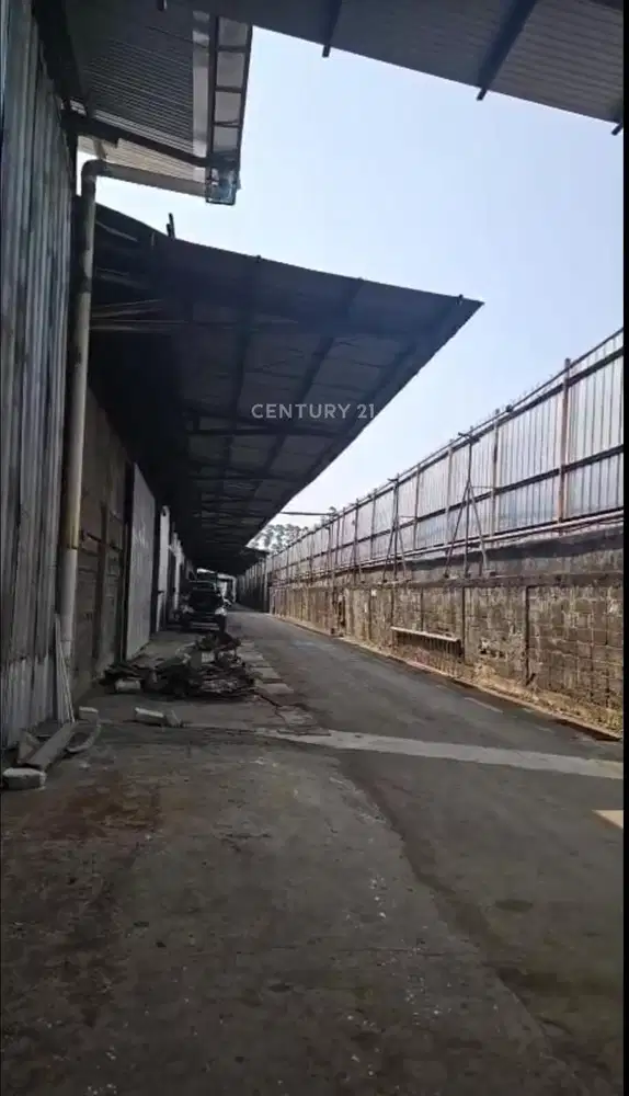 Unit Gudang Ex Pabrik Lokasi Strategis Di Daan Mogot Raya JakBar