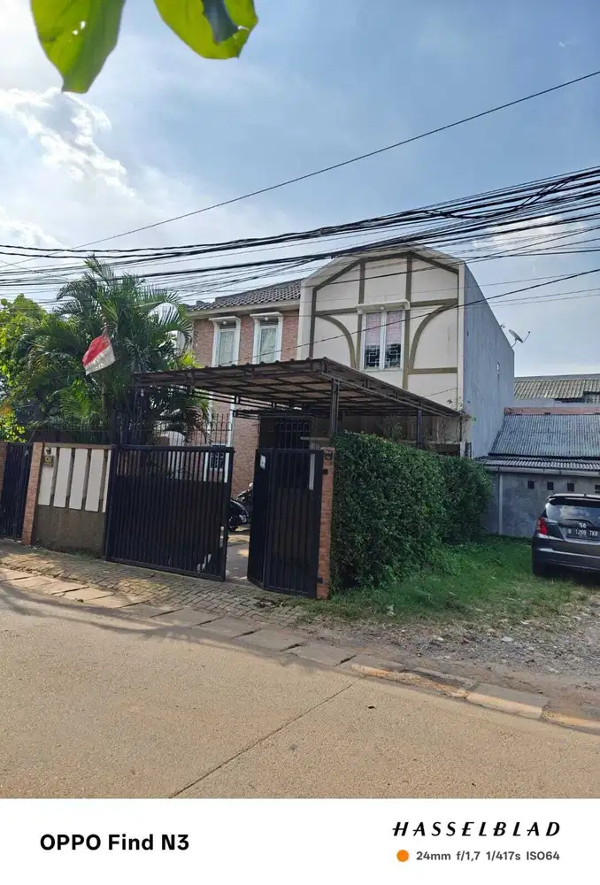 Jual Rumah European Style Siap Huni Pinggir Jalan Dekat Bintaro-BSD