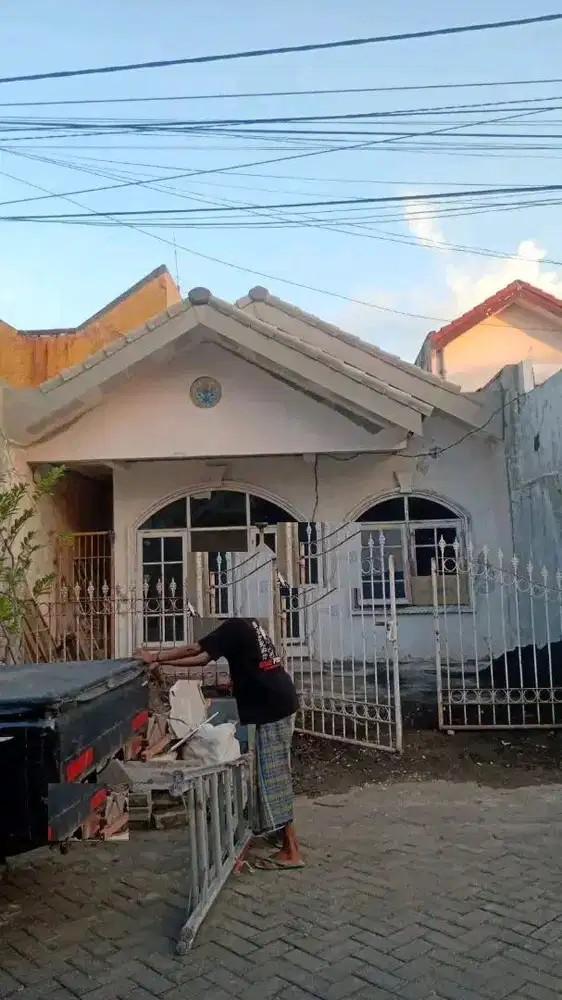 DIJUAL RUMAH NIRWANA EKSEKUTIF RUNGKUT SURABAYA RON.A967
