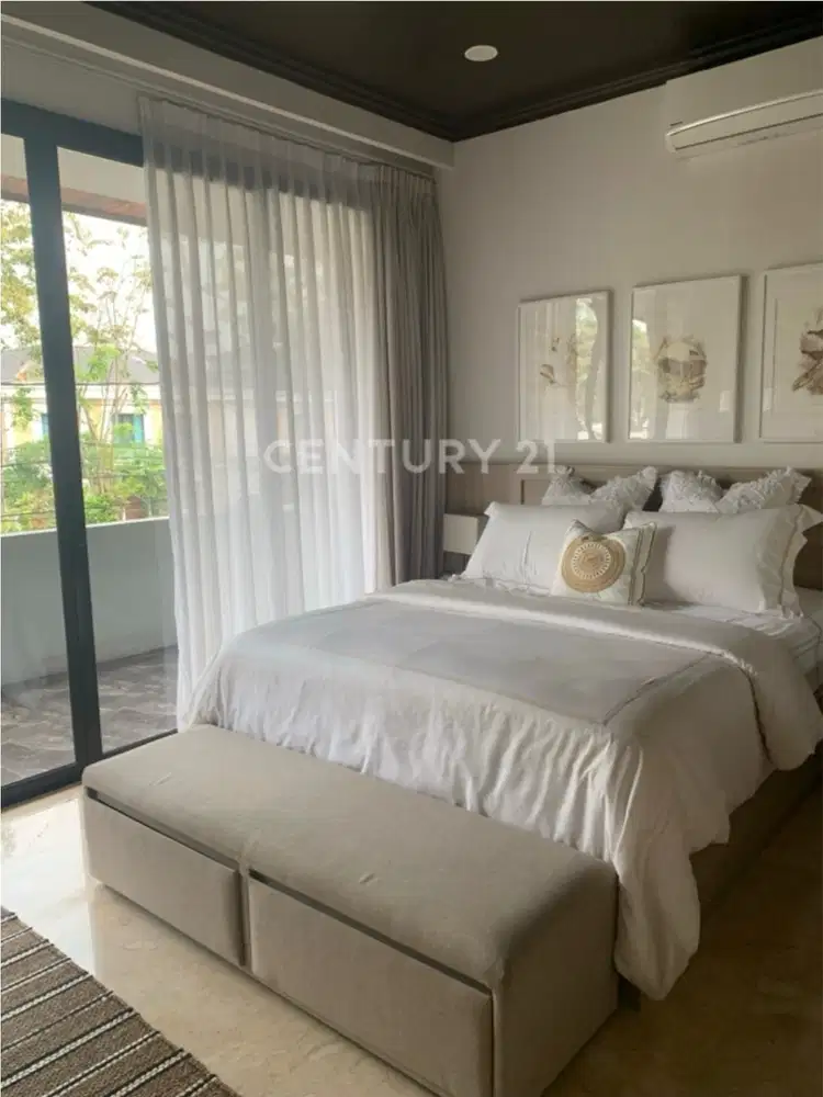 Dijual rumah di Taman Kedoya Baru