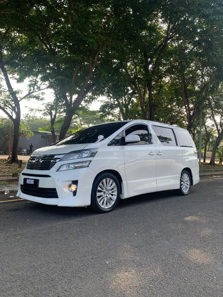 TOYOTA VELLFIRE 2.4 ZG AT 2014 TYPE TERTINGGI