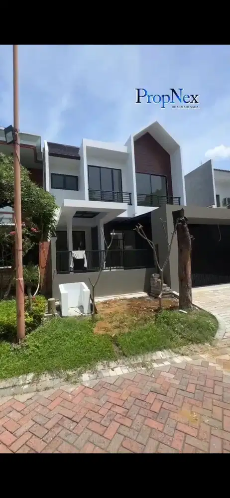 RUMAH MEWAH BARU GRAHA FAMILY SURABAYA BARAT 2 LANTAI SCANDINAVIAN