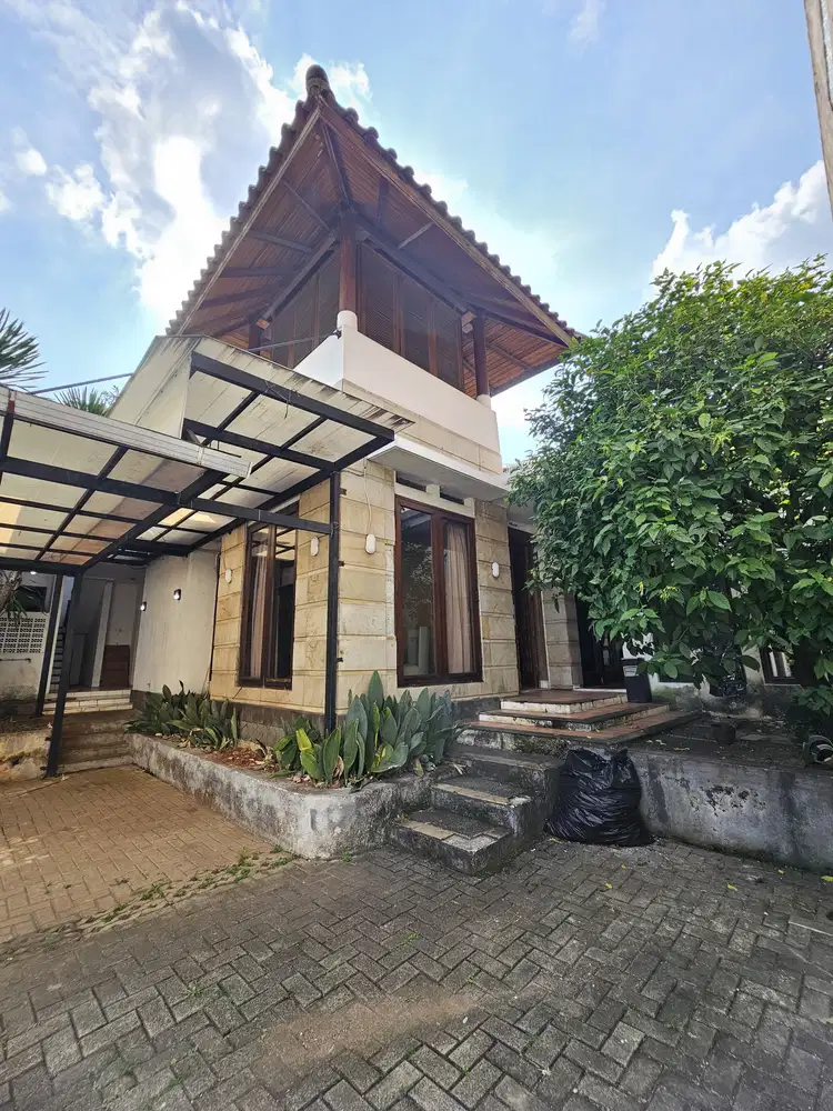 DIJUAL 2 RUMAH COCOK HUNIAN DAN KANTOR EX STUDIO REKAMAN LOKA INDAH PA