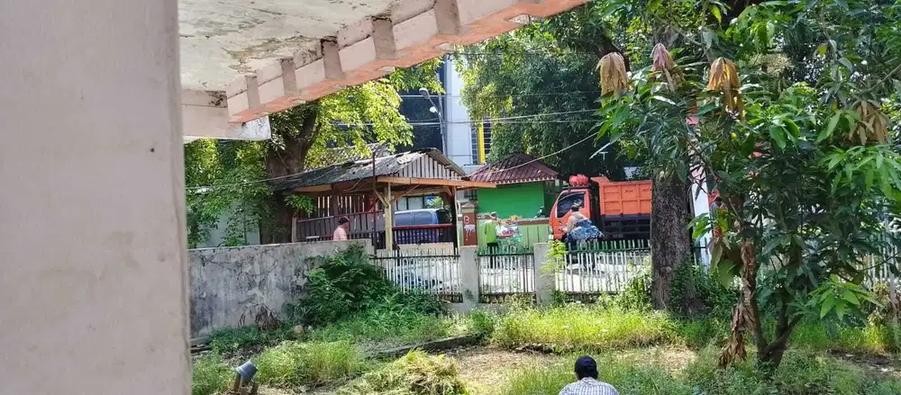 Dijual Sebidang Tanah dan Bangunan Tua di Bekasi Kota.