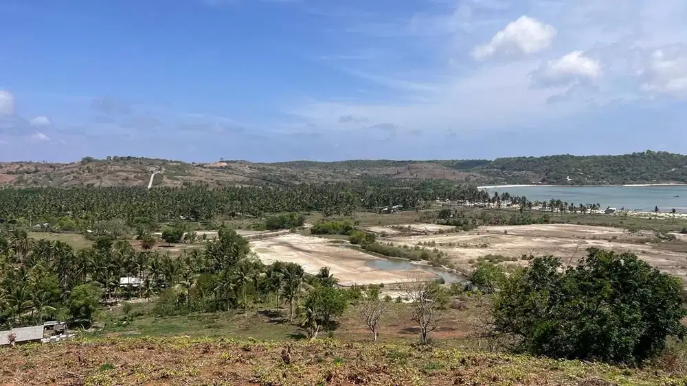 Tanah view laut di Bumbang dekat Kuta Mandalika