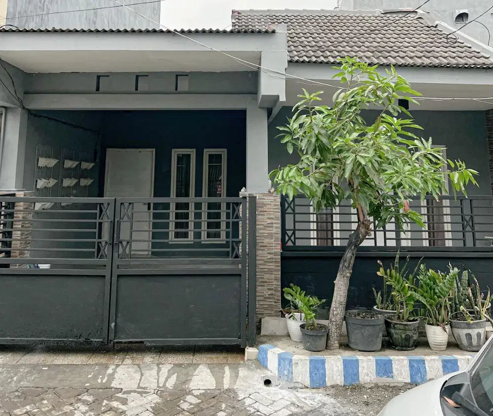 RUMAH WISMA TROPODO STRATEGIS, DEKAT JALAN RAYA