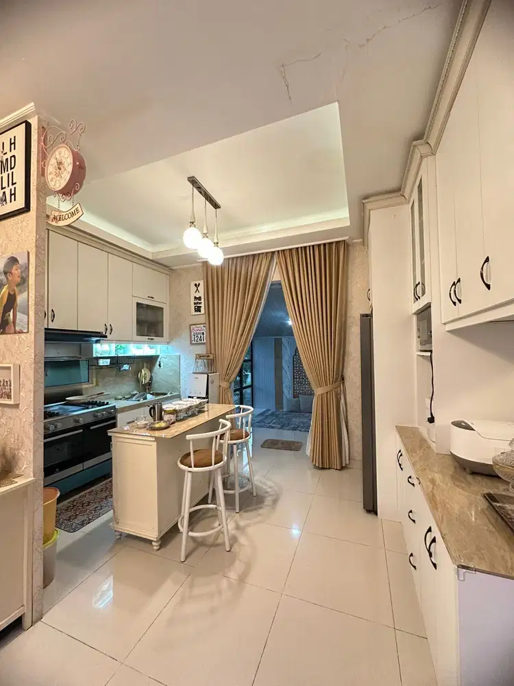 RUMAH CANTIK HOOK DI Pinewood Taman Banjar Wijaya Tangerang