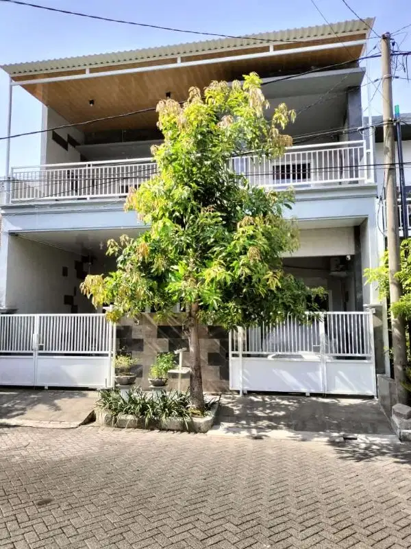 rumah babatan pratama wiyung dekat citraland pakuwon indah