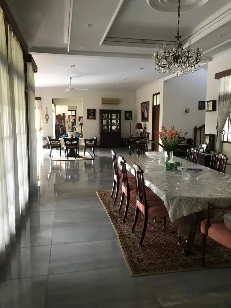 Rumah 2 Lantai Bagus Di Cinere, Depok, Lokasi Strategis