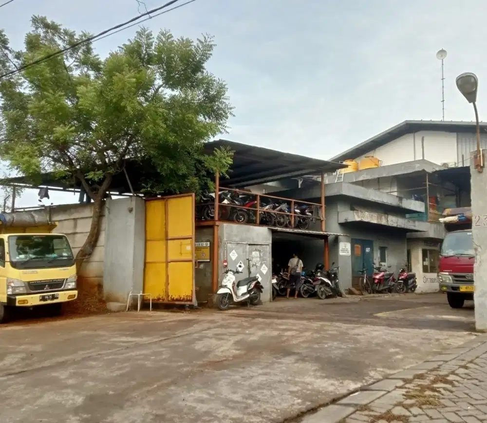 GUDANG EX PABRIK DEKAT TOL KRIAN RAYA BRINGKANG DKT WRINGINANOM GRESIK