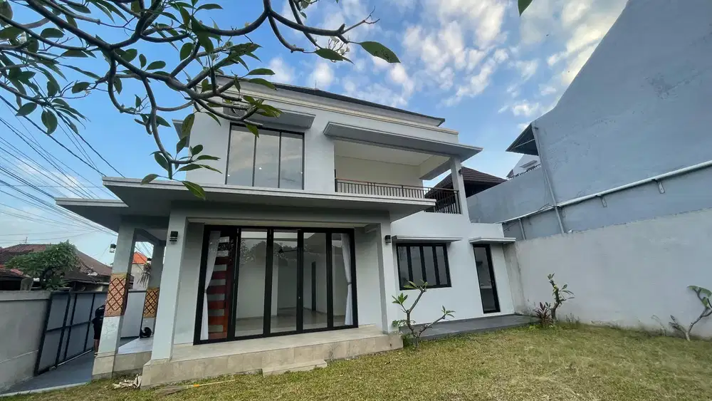 BRAND NEW SIAP HUNI RUMAH MODERN DEKAT PANTAI SANUR