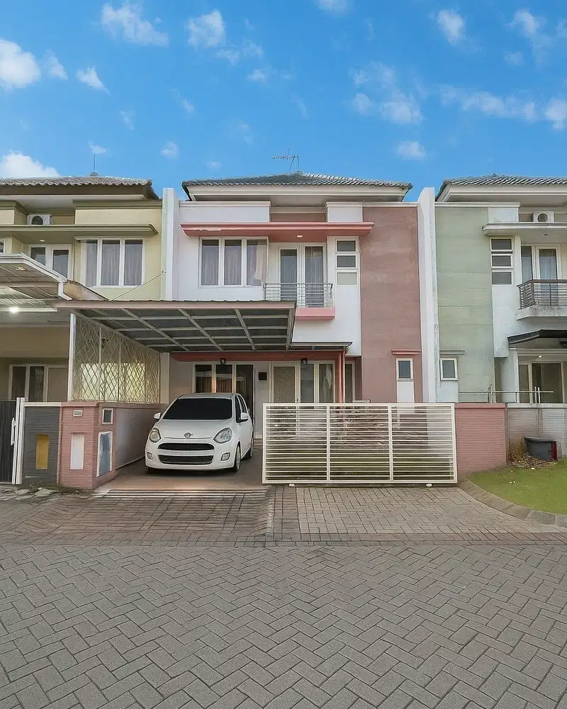 Rumah San Diego, Pakuwon City Strategis, Carport, Row 3 Mobil