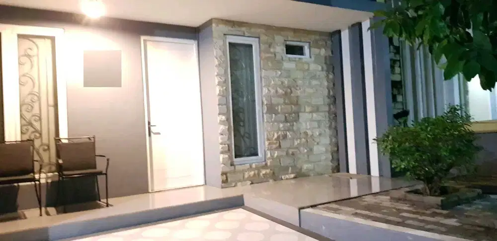 DIJUAL RUMAH WISATA SEMANGGI RUNGKUT SURABAYA RON.A1462