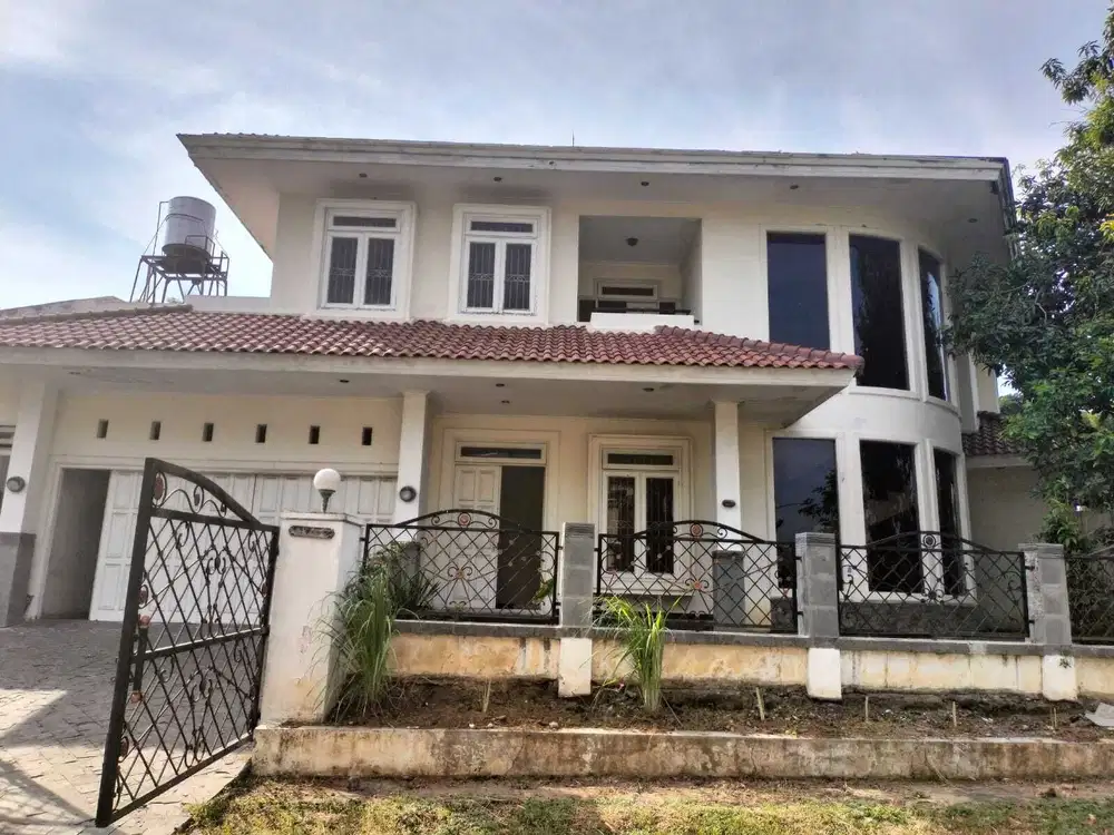 rumah bukit darmo golf dekat citraland, pakuwon indah,graha family