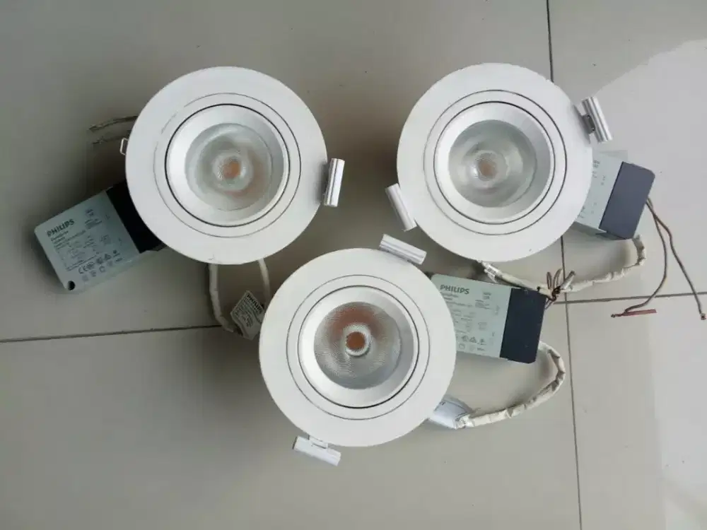 Lampu Led Philips Certa Drive 38W, 0.9A