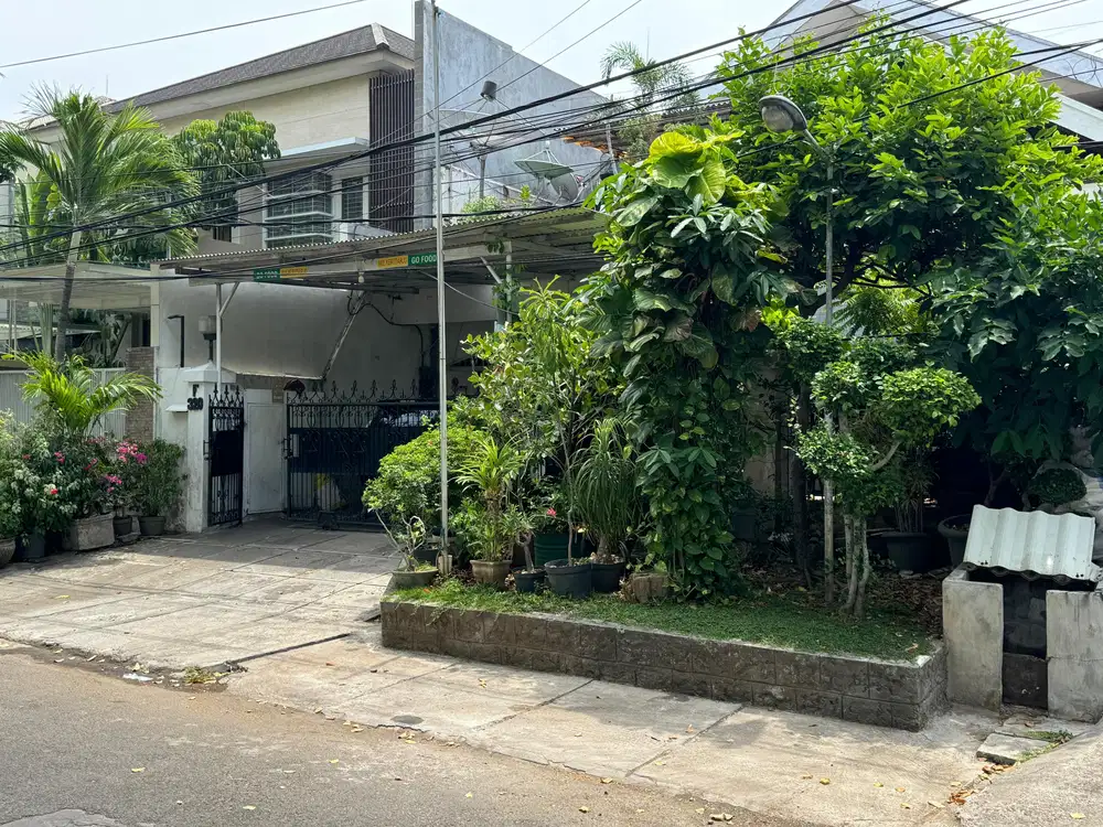 Kertajaya Indah Tengah rumah siap huni 2 lantai ada kolam renang