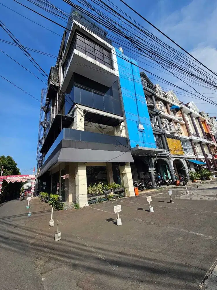 JARANG ADA! DISEWA RUKO 2 LANTAI POSISI HOOK PINGGIR JALAN RAYA RADIO