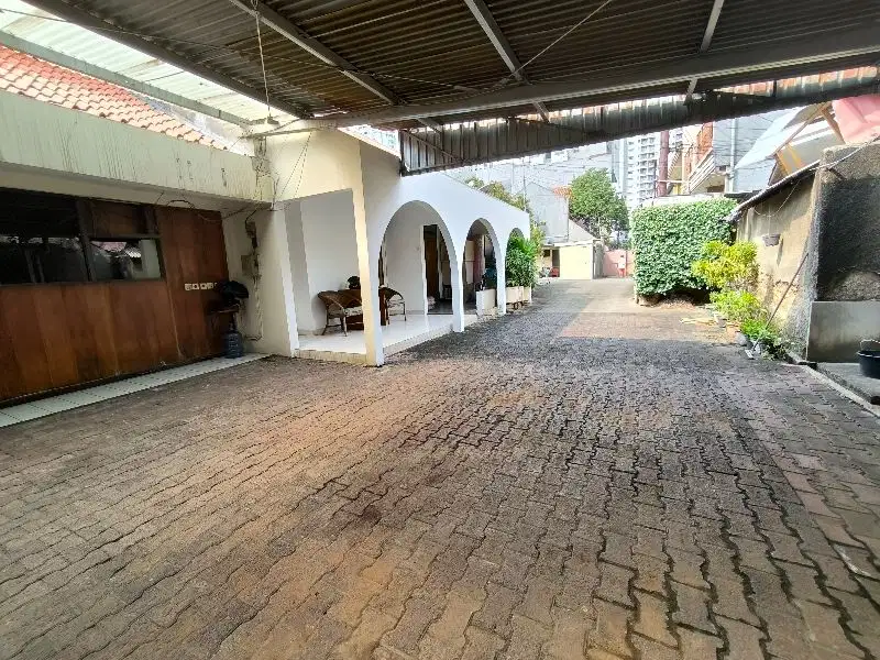 Dijual Murah Rumah Luas di Tanjung Duren Timur