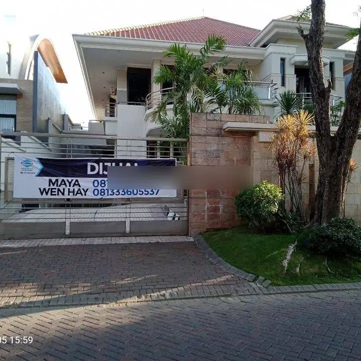 rumah mewah long golf view graha family dekat Citraland,Pakuwon indah