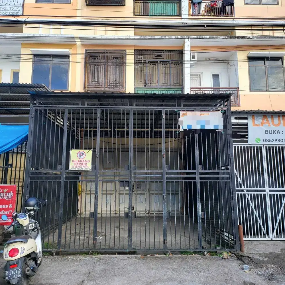 RUKO 3 LANTAI DAERAH RAMAI