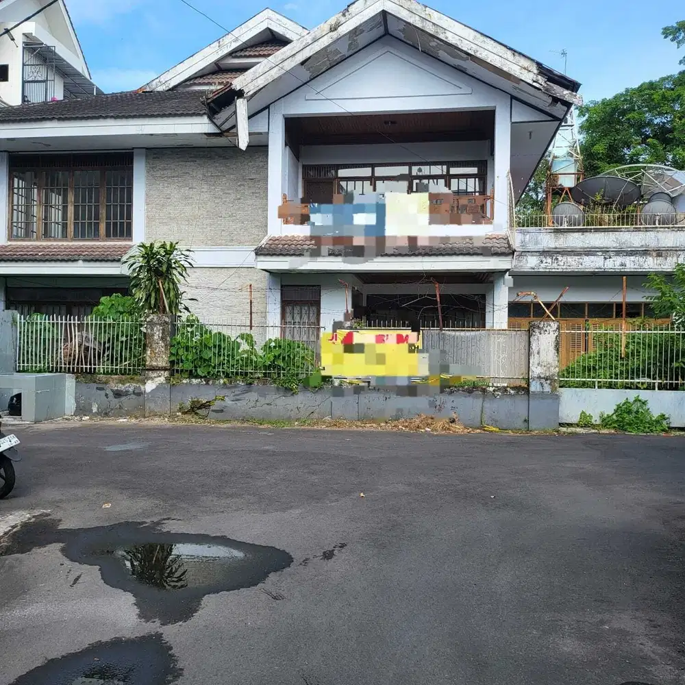 RUMAH LUAS DI DAERAH ELITE