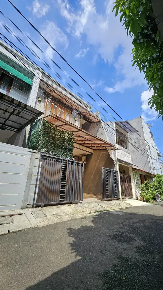 Rumah Lokasi Strategis Di Komplek Abadi Duren Sawit Jakarta Timur