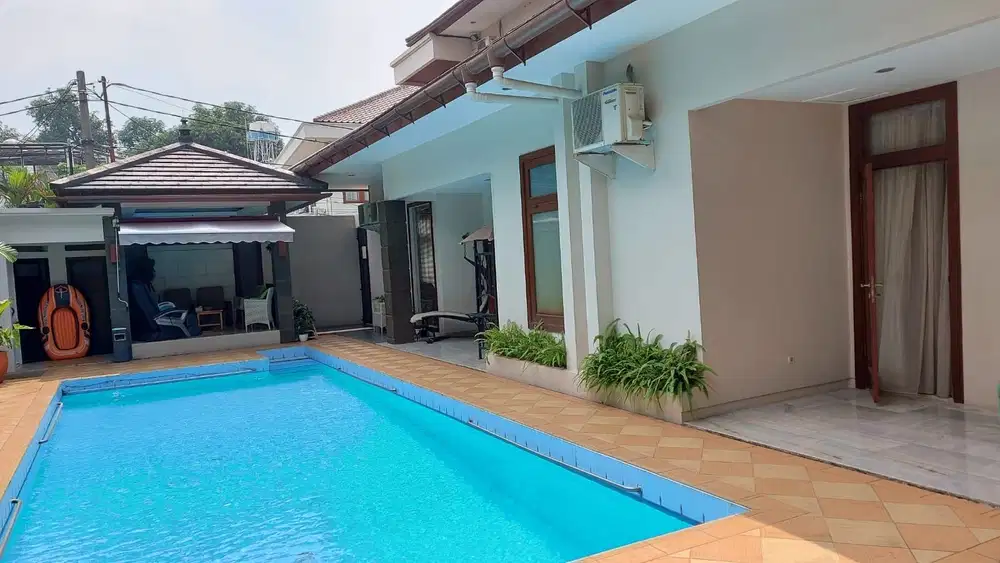 Dijual rumah mewah di Kemang Jakarta Selatan