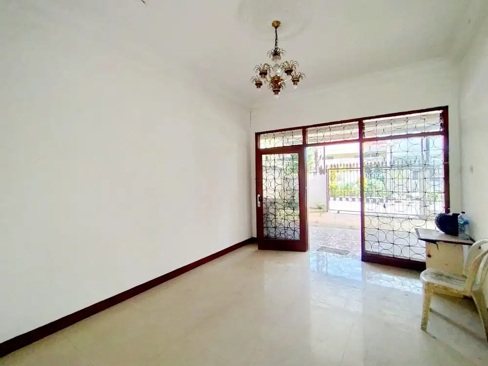 MANYAR KERTOARJO PUSAT KOTA SURABAYA RUMAH 2 LANTAI DKT KERTAJAYA