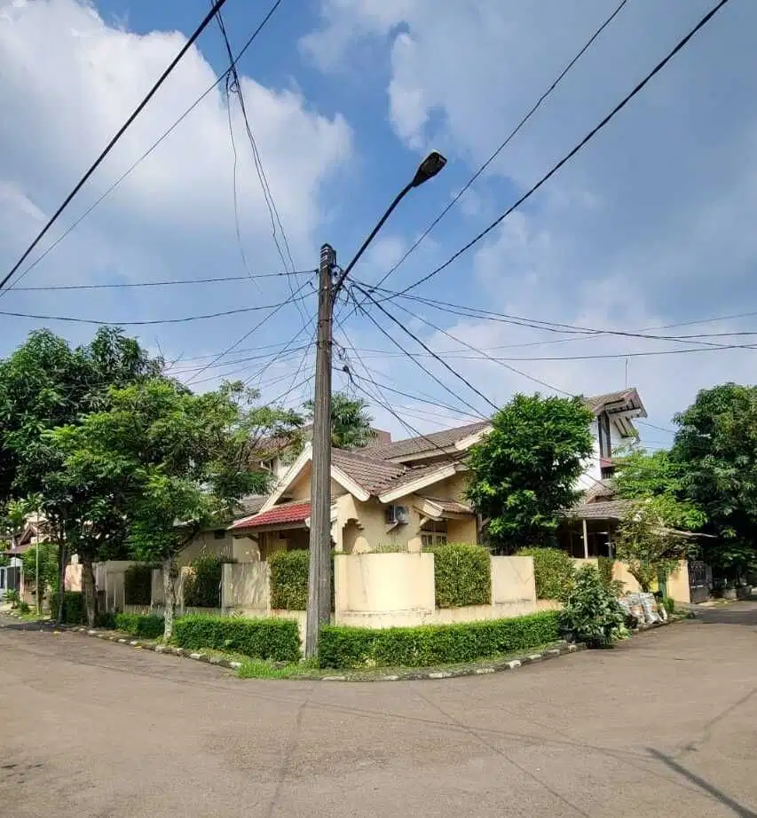 Turun harga nego sd deal Mandar  rumah hook di sektor 3A bintaro