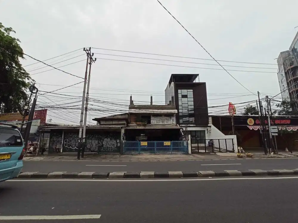 DIJUAL RUKO 3 LANTAI (Bawah Bengkel Mobil Dan Lantai 3 Belum Dibangun