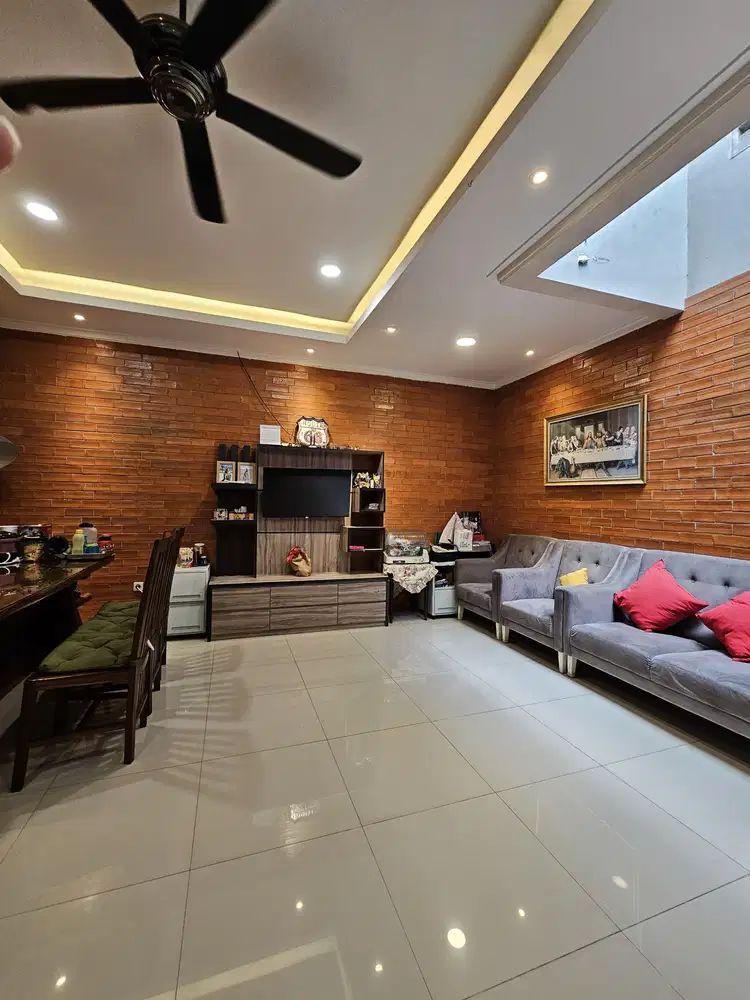 Dijual Rumah Semi Furnished di Cluster Bohemia Village Gading Serpong